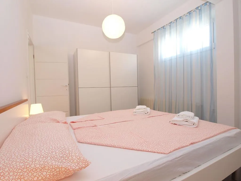 Apartments Mario 1401 Fazana