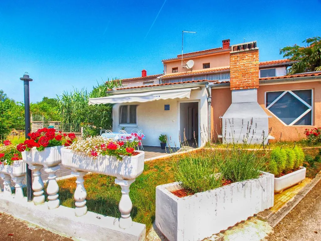 Apartments Mario 1401 Fazana Croatia