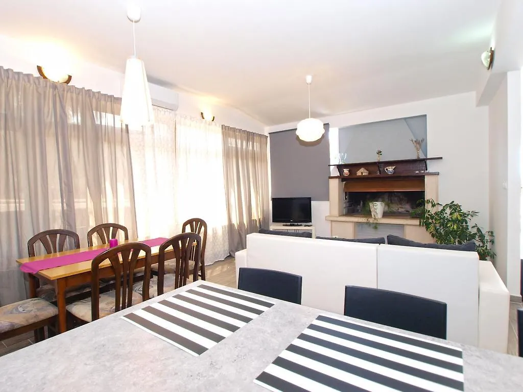 Apartments Mario 1401 Fažana Croazia