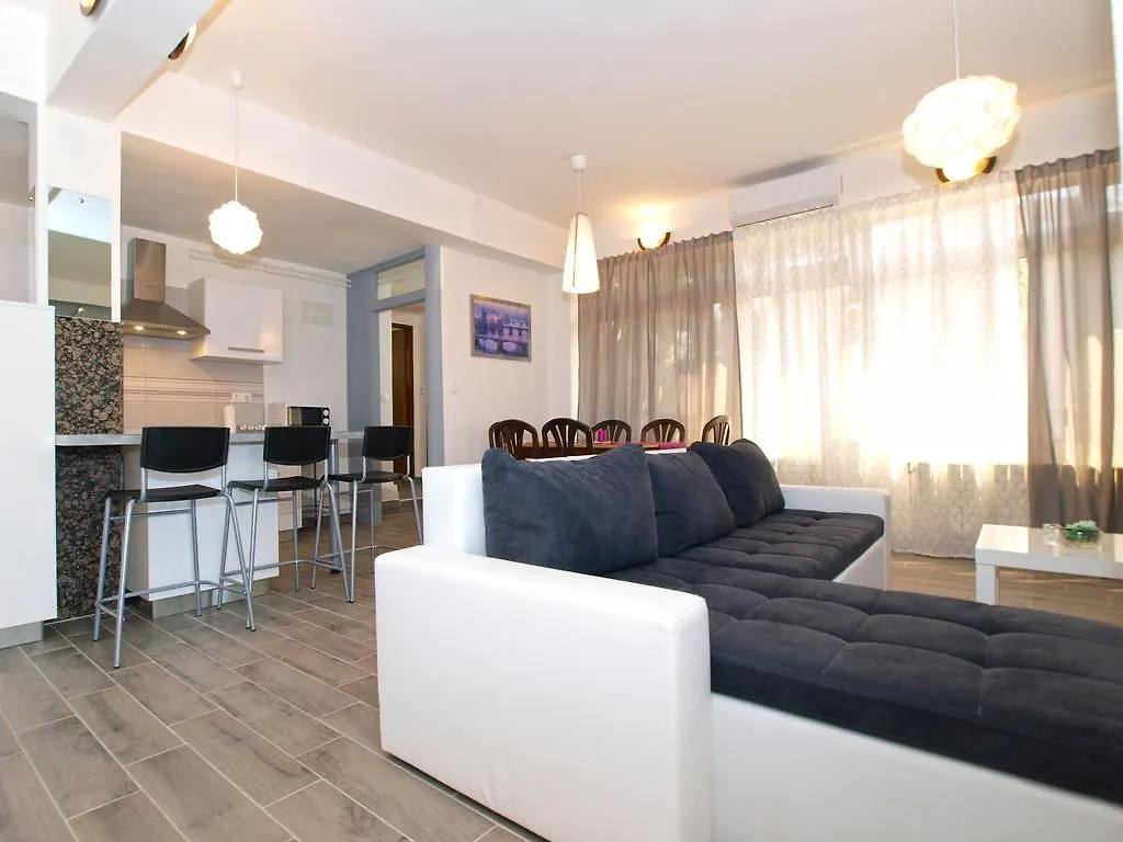Apartments Mario 1401 Fazana