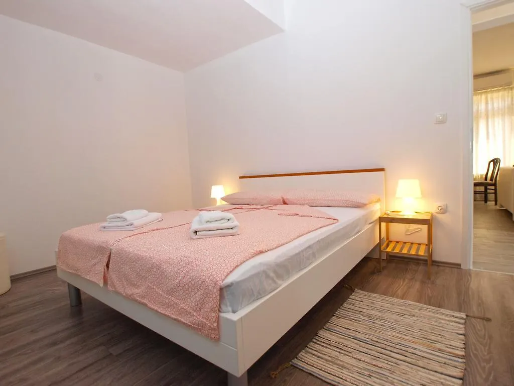 Apartments Mario 1401 Fazana